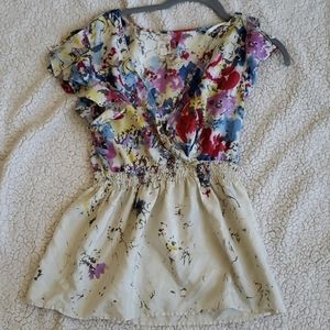 Adorable ruffle sleeve top